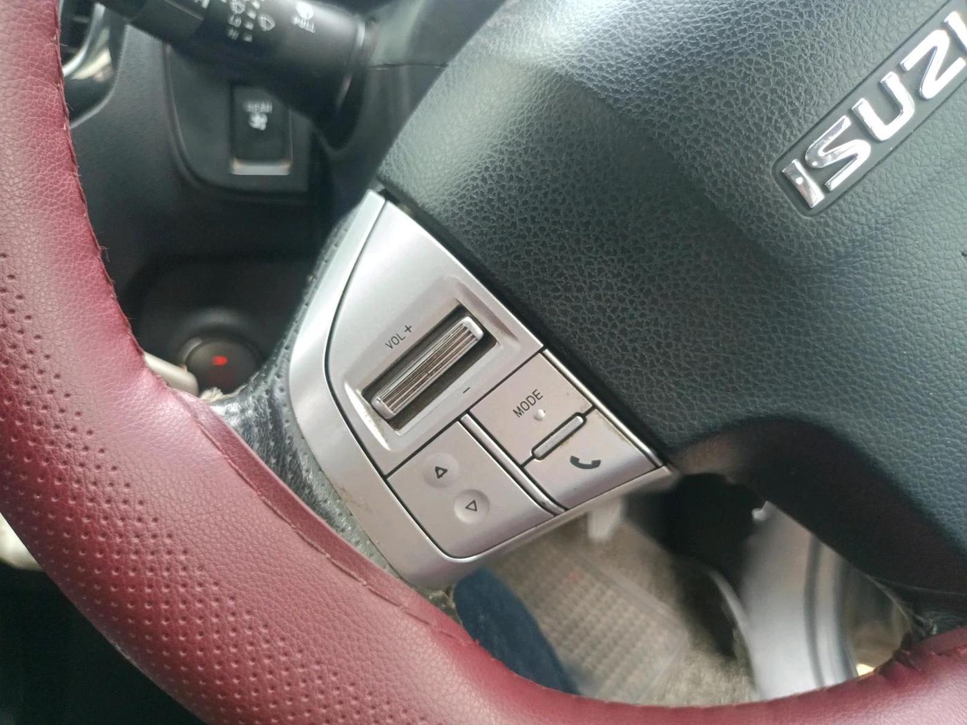 2017 ISUZU MU-X 4x2 AT, Diesel, Automatic, 99,425 km, interior