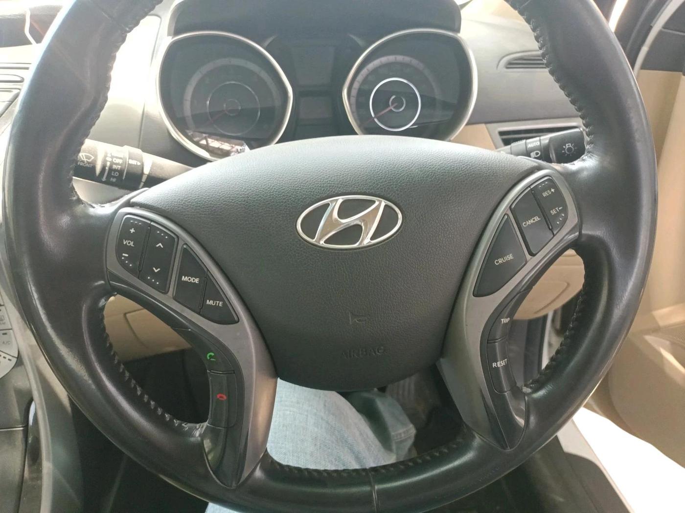 2015 Hyundai New Elantra 1.6 SX AT DIESEL, Diesel, Automatic, 81,706 km, interior