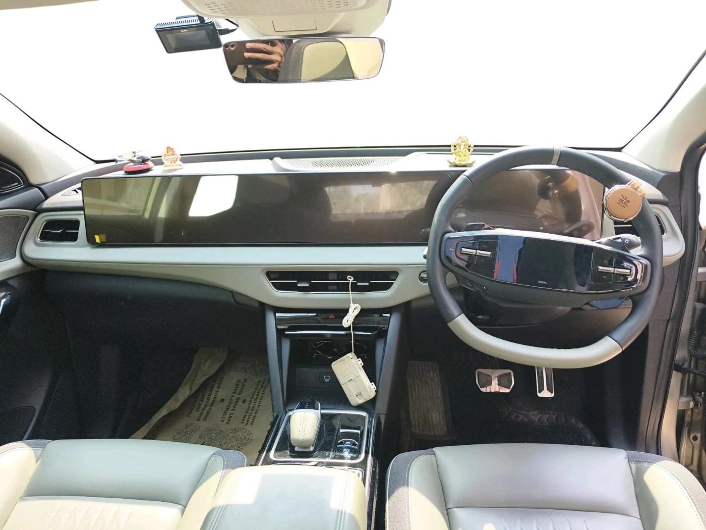 2025 Mahindra XEV 9e Pack Two, Electric, Automatic, 2,535 km, interior