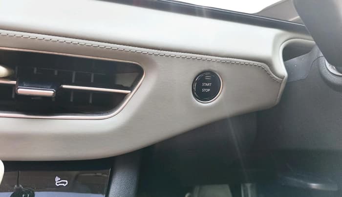 2025 Mahindra XEV 9e Pack Two, Electric, Automatic, 2,535 km, interior