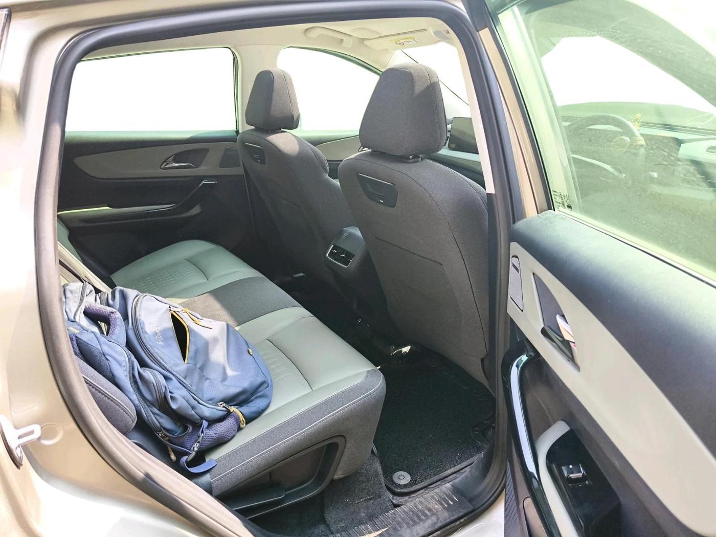 2025 Mahindra XEV 9e Pack Two, Electric, Automatic, 2,535 km, interior