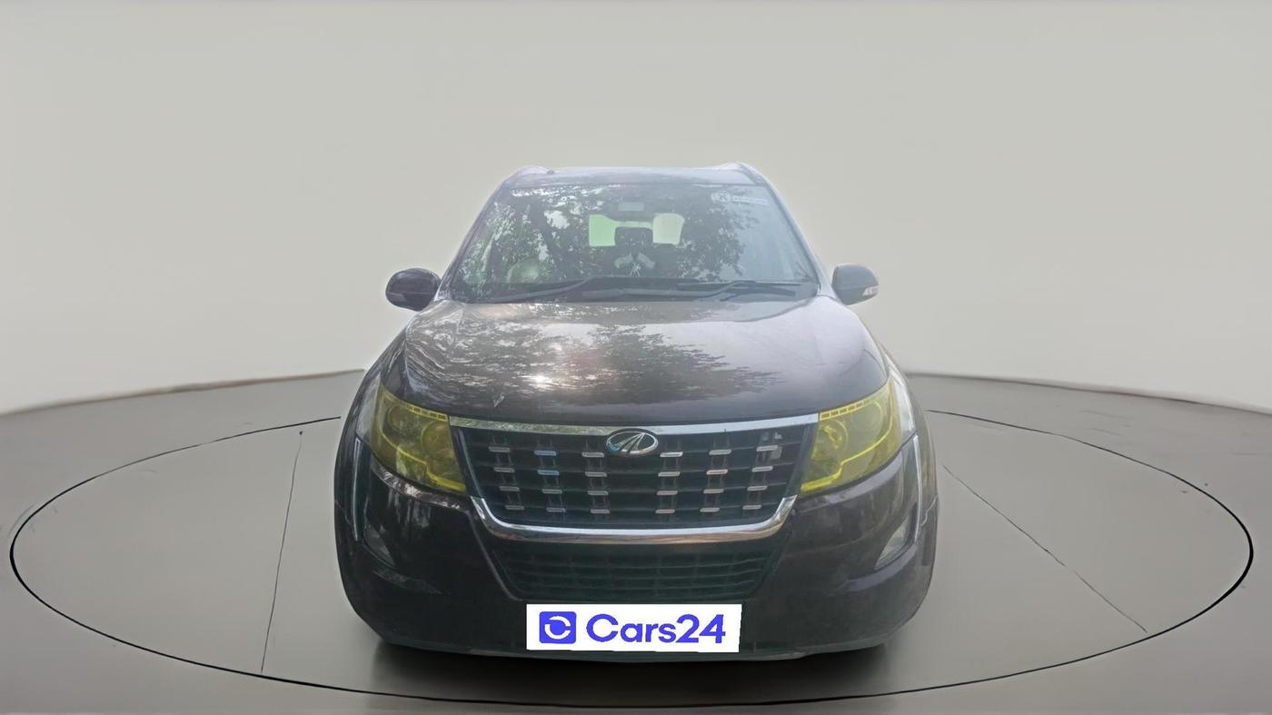 2018 Mahindra XUV500 W7, Diesel, Manual, 1,80,367 km, exterior