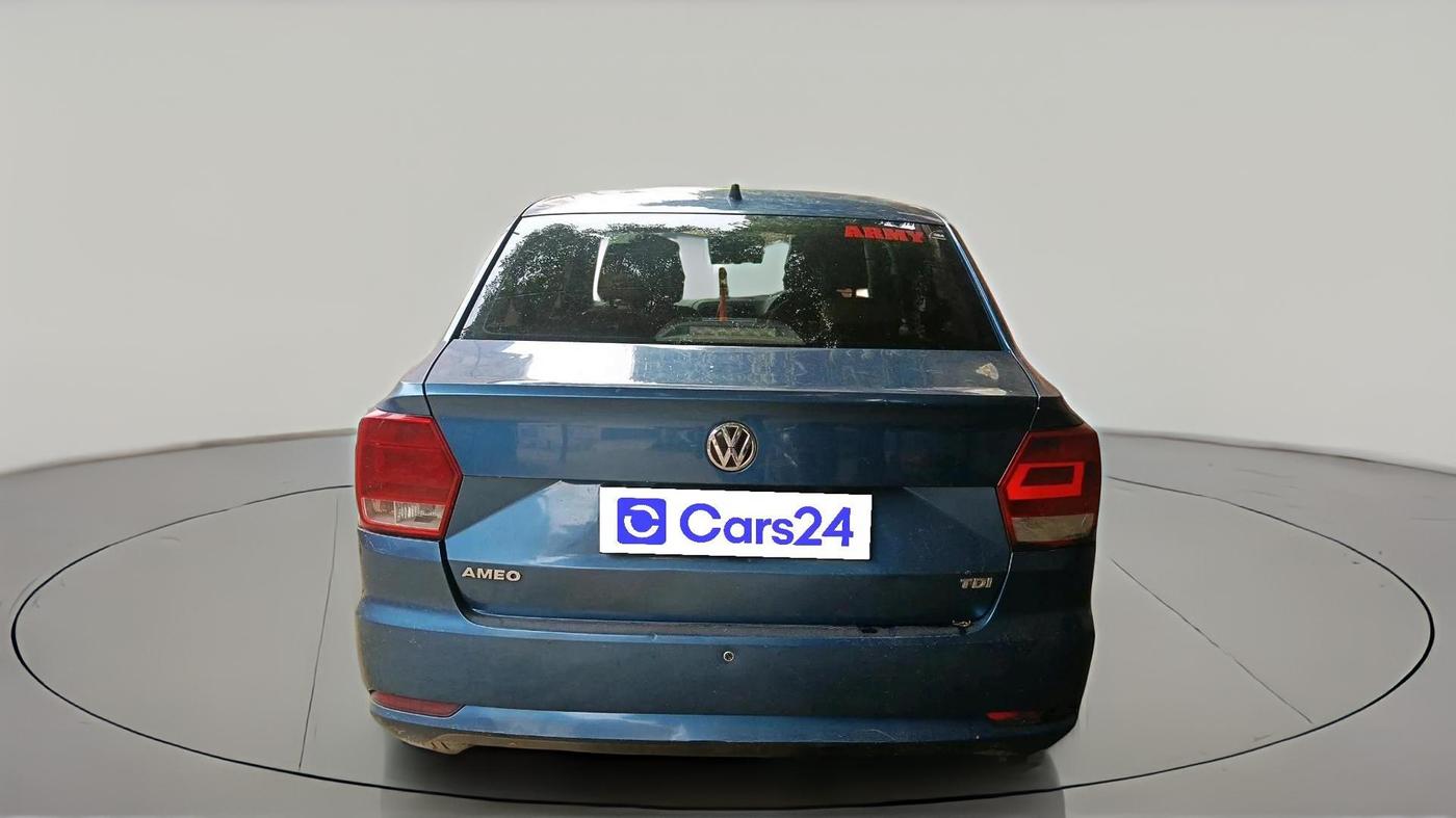 2016 Volkswagen Ameo COMFORTLINE 1.5L, Diesel, Manual, 1,25,623 km, exterior