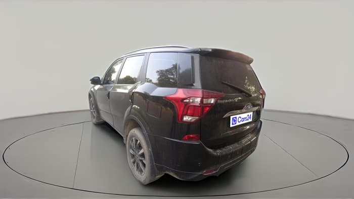 2018 Mahindra XUV500 W11, Diesel, Manual, 1,96,224 km, exterior