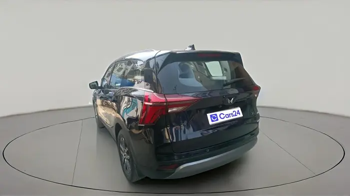 2023 Mahindra XUV700 AX 7 LUXURY D AT 7 STR, Diesel, Automatic, 37,253 km, exterior