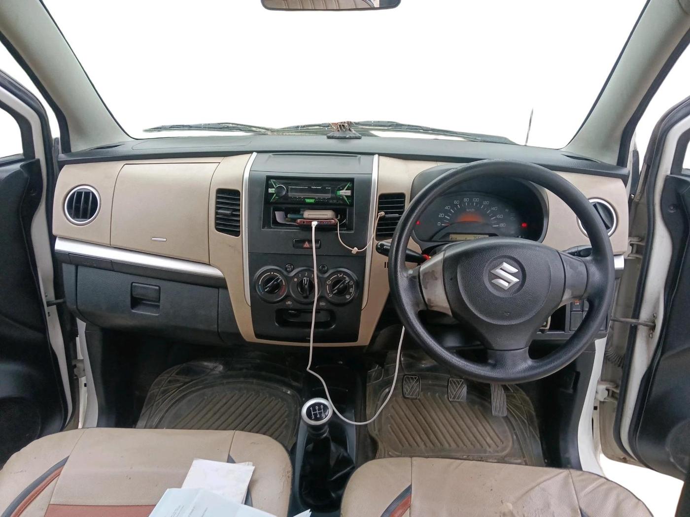 2017 Maruti Wagon R 1.0 LXI CNG, CNG, Manual, 75,548 km, interior