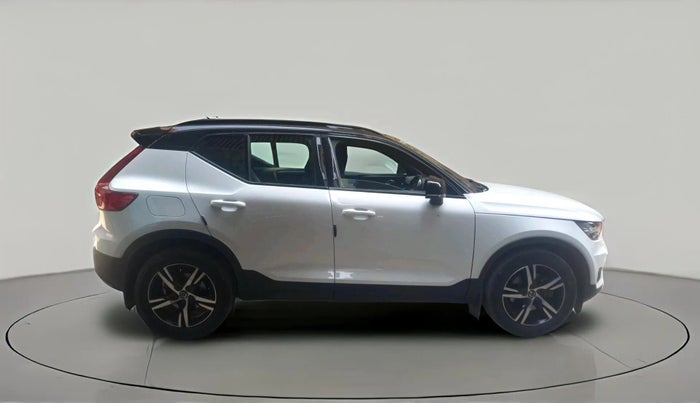 2021 Volvo XC 40 T4 R Design, Petrol, Automatic, 40,000 km, exterior