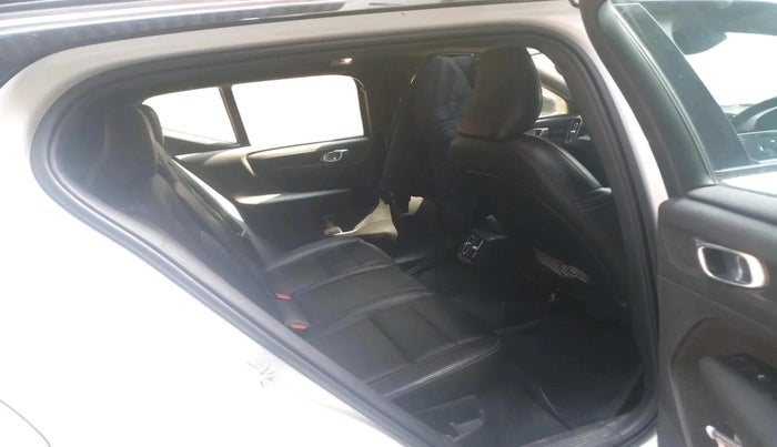 2021 Volvo XC 40 T4 R Design, Petrol, Automatic, 40,000 km, interior