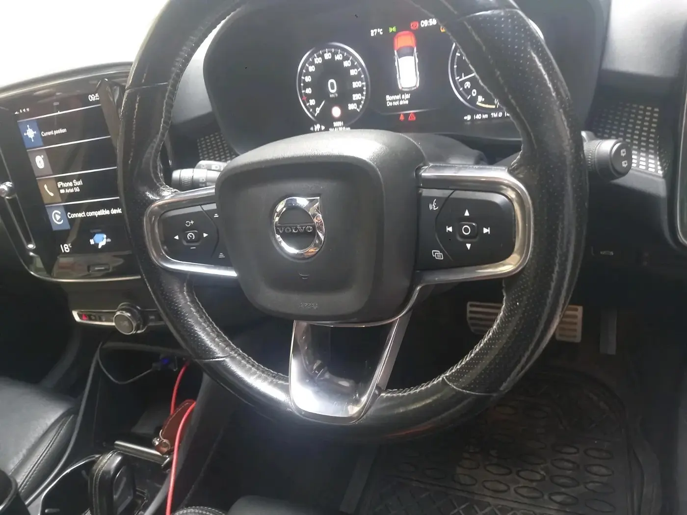 2021 Volvo XC 40 T4 R Design, Petrol, Automatic, 40,000 km, interior