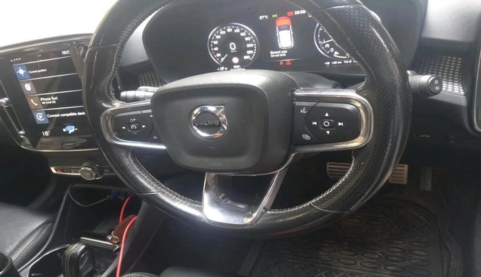2021 Volvo XC 40 T4 R Design, Petrol, Automatic, 40,000 km, interior