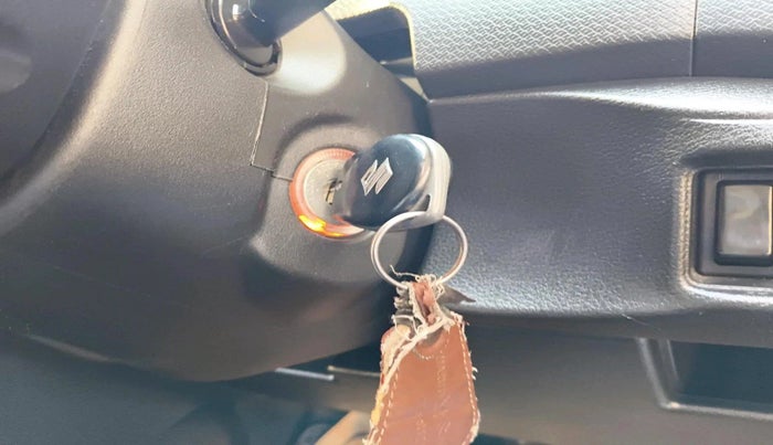 2021 Maruti Vitara Brezza LXI, Petrol, Manual, 35,000 km, interior