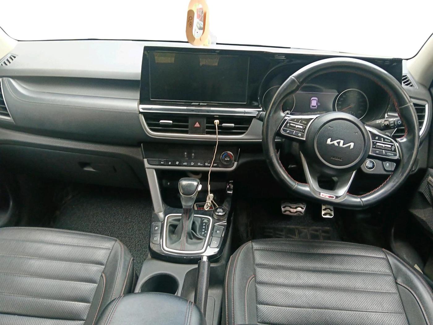 2022 KIA SELTOS GTX PLUS AT 1.5 DIESEL, Diesel, Automatic, 1,26,028 km, interior