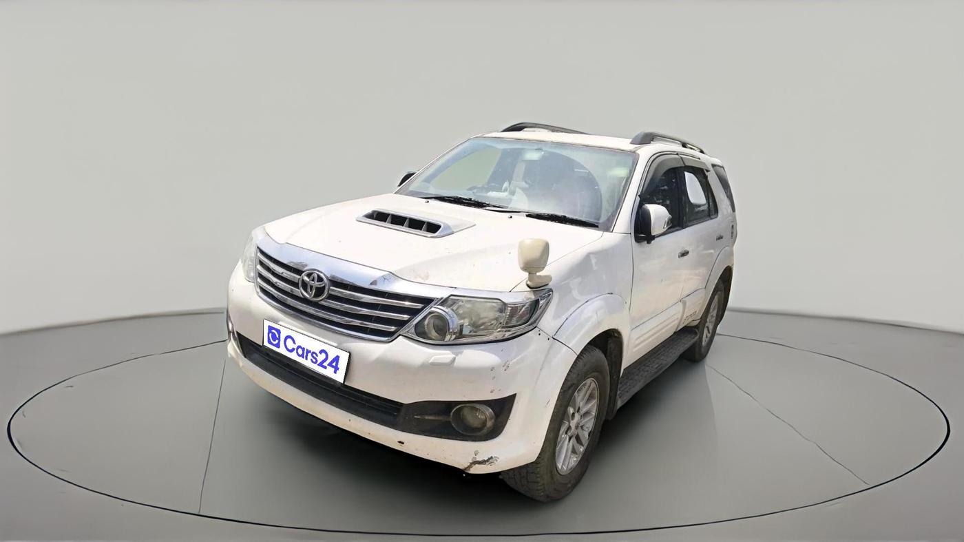 2015 Toyota Fortuner 3.0 4X2 MT, Diesel, Manual, 1,38,685 km, exterior