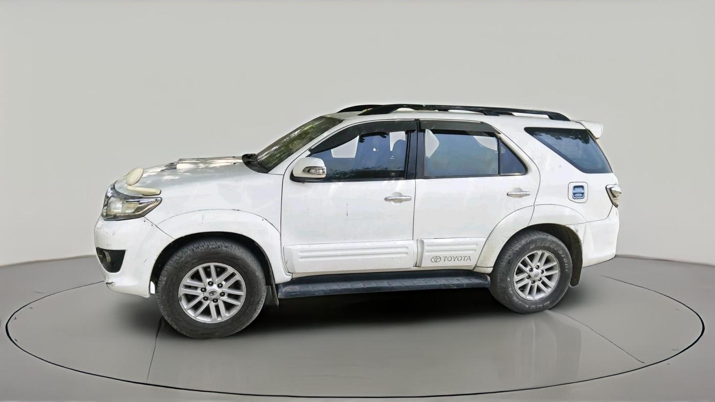 2015 Toyota Fortuner 3.0 4X2 MT, Diesel, Manual, 1,38,685 km, exterior