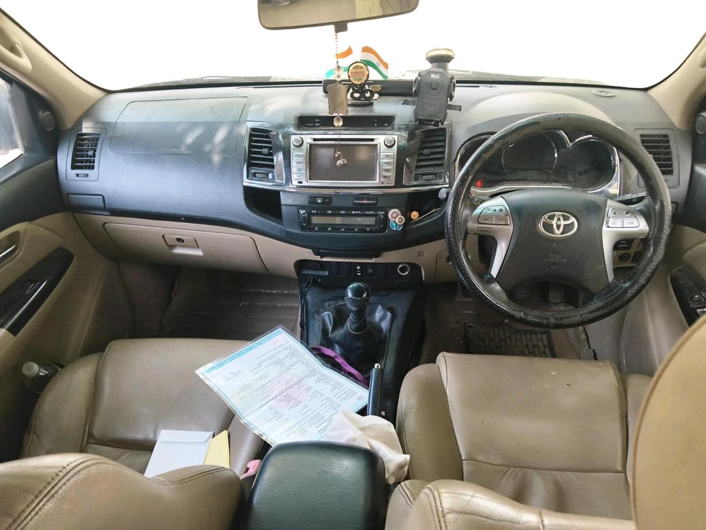 2015 Toyota Fortuner 3.0 4X2 MT, Diesel, Manual, 1,38,685 km, interior