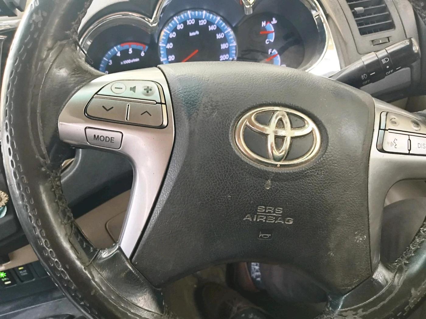 2015 Toyota Fortuner 3.0 4X2 MT, Diesel, Manual, 1,38,685 km, interior