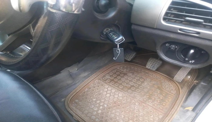 2018 Tata Safari Storme 2.2 EX 4X2, Diesel, Manual, 1,05,161 km, interior