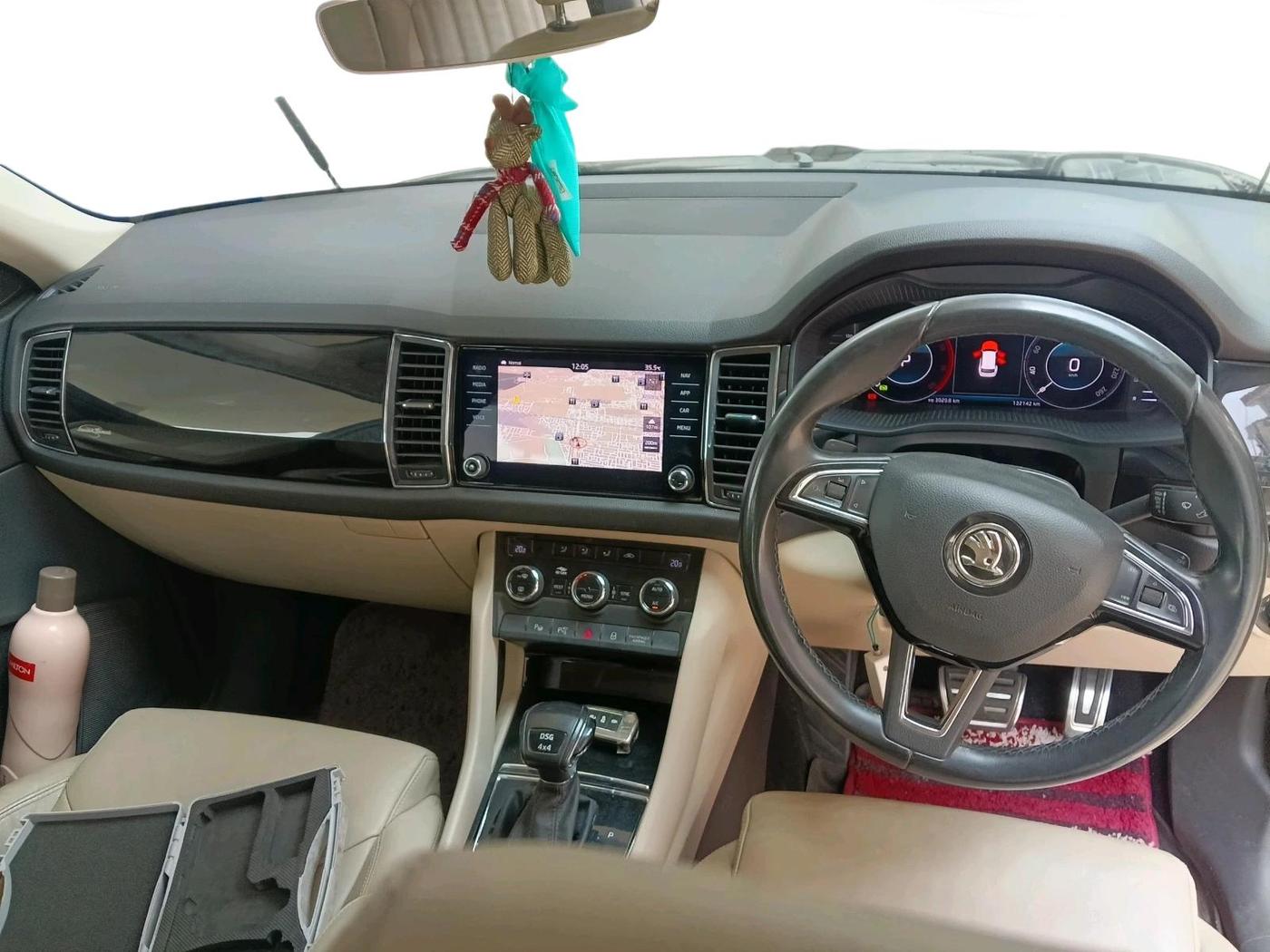2019 Skoda Kodiaq L&K 2.0 TDI 4X4 AT, Diesel, Automatic, 1,32,142 km, interior