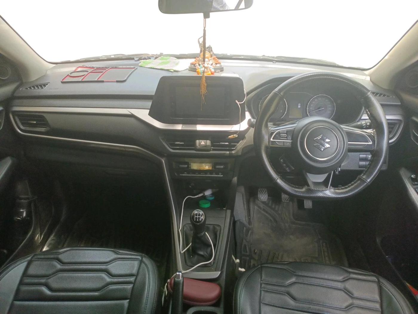 2022 Maruti BREZZA VXI SMART HYBRID, Petrol, Manual, 41,782 km, interior