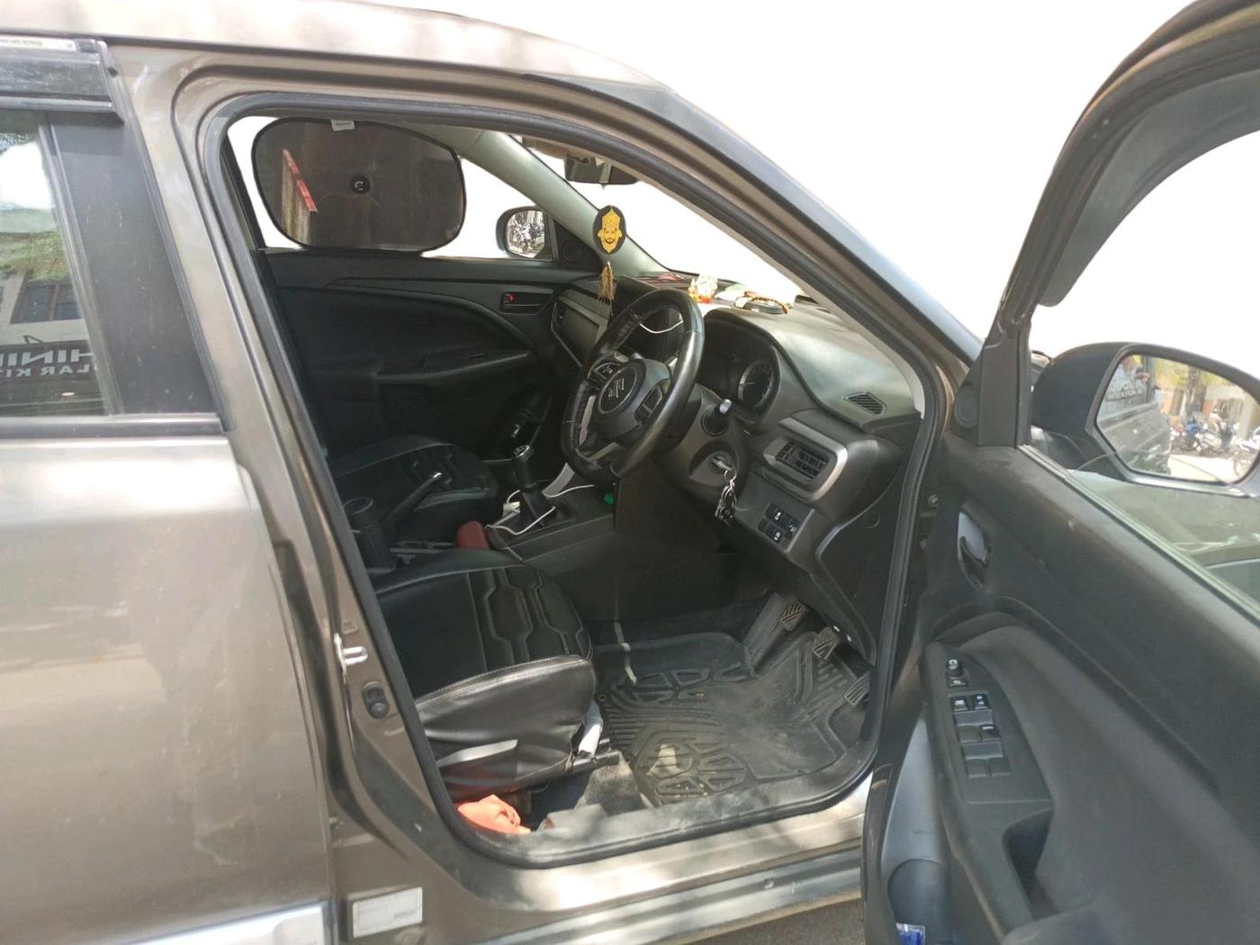 2022 Maruti BREZZA VXI SMART HYBRID, Petrol, Manual, 41,782 km, interior