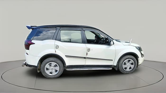 2018 Mahindra XUV500 W7, Diesel, Manual, 1,53,179 km, exterior