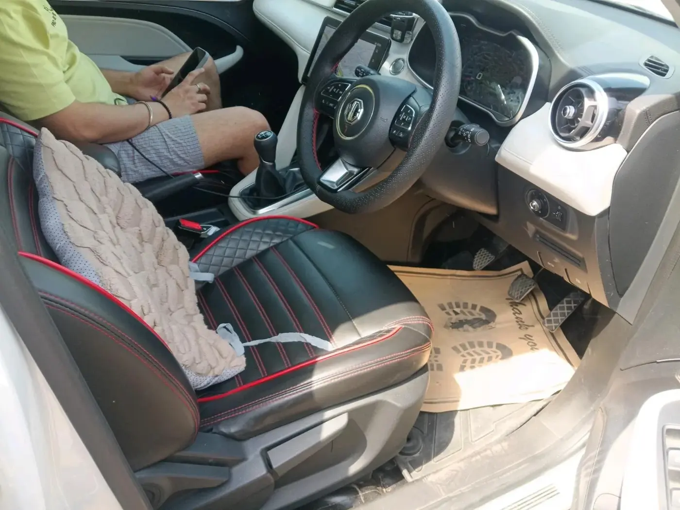 2023 MG ASTOR SMART 1.5 MT, Petrol, Manual, 36,815 km, interior