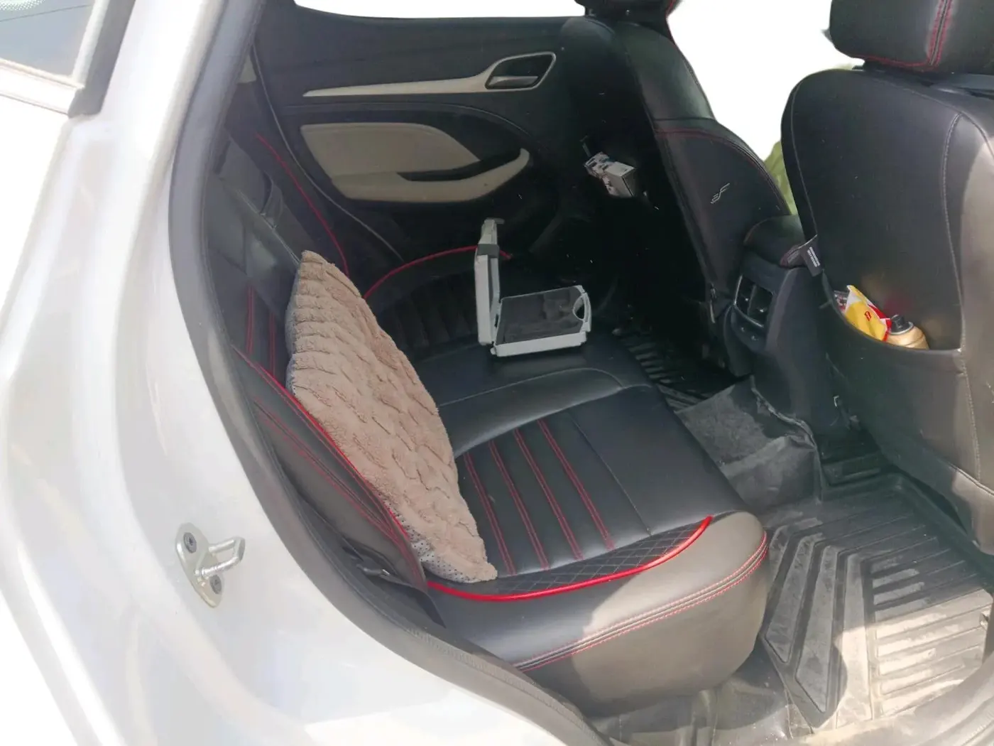 2023 MG ASTOR SMART 1.5 MT, Petrol, Manual, 36,815 km, interior