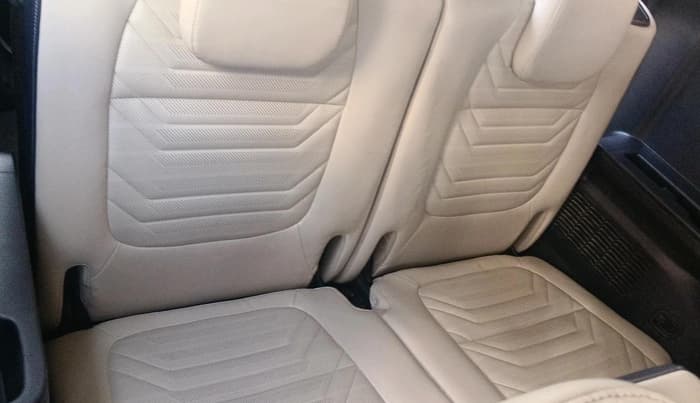 2022 KIA CARENS LUXURY PLUS 1.5 DIESEL AT 6 STR, Diesel, Automatic, 1,10,402 km, interior