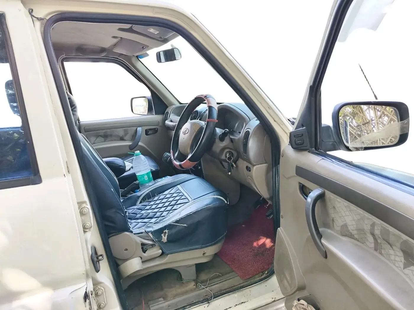 2011 Mahindra Scorpio SLE, Diesel, Manual, 1,95,499 km, interior