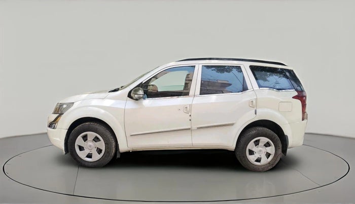 2016 Mahindra XUV500 W4, Diesel, Manual, 2,25,562 km, exterior