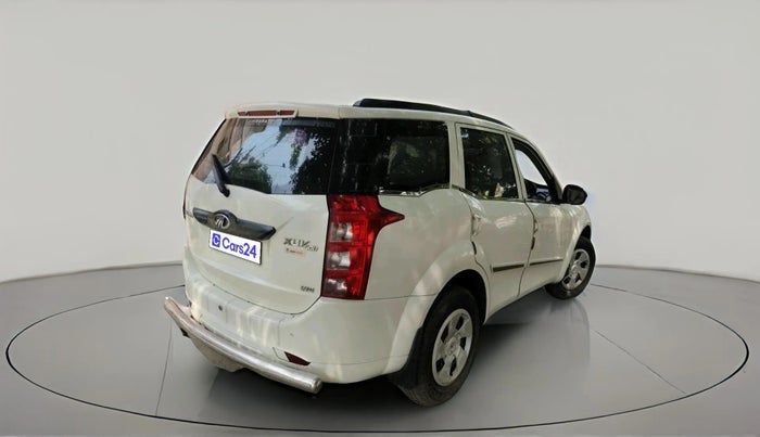 2016 Mahindra XUV500 W4, Diesel, Manual, 2,25,562 km, exterior