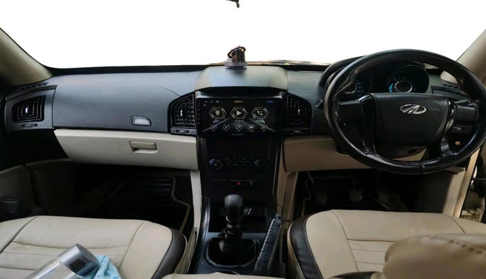 2016 Mahindra XUV500 W4, Diesel, Manual, 2,25,562 km, interior