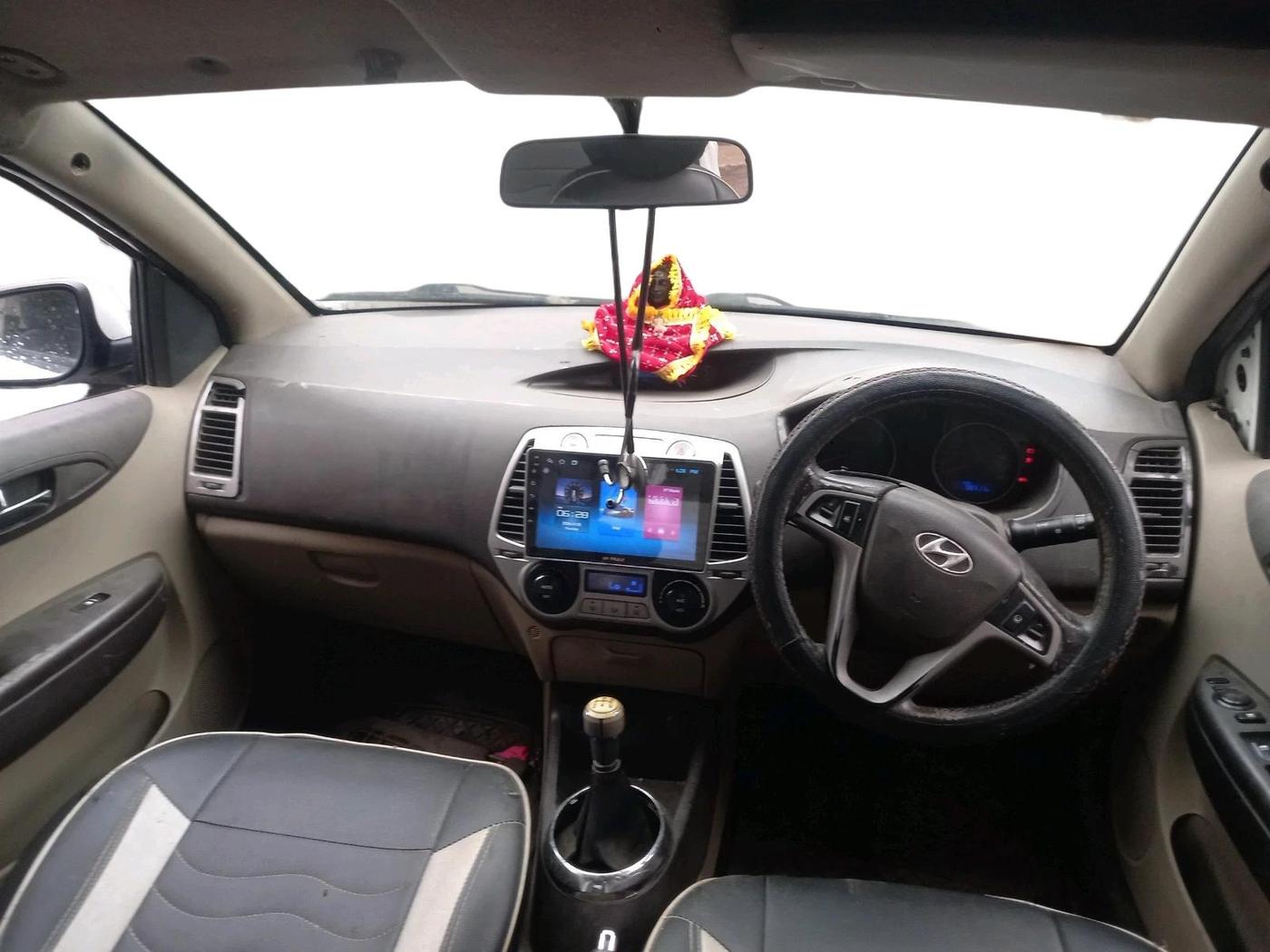 2011 Hyundai i20 SPORTZ 1.2, Petrol, Manual, 88,311 km, interior