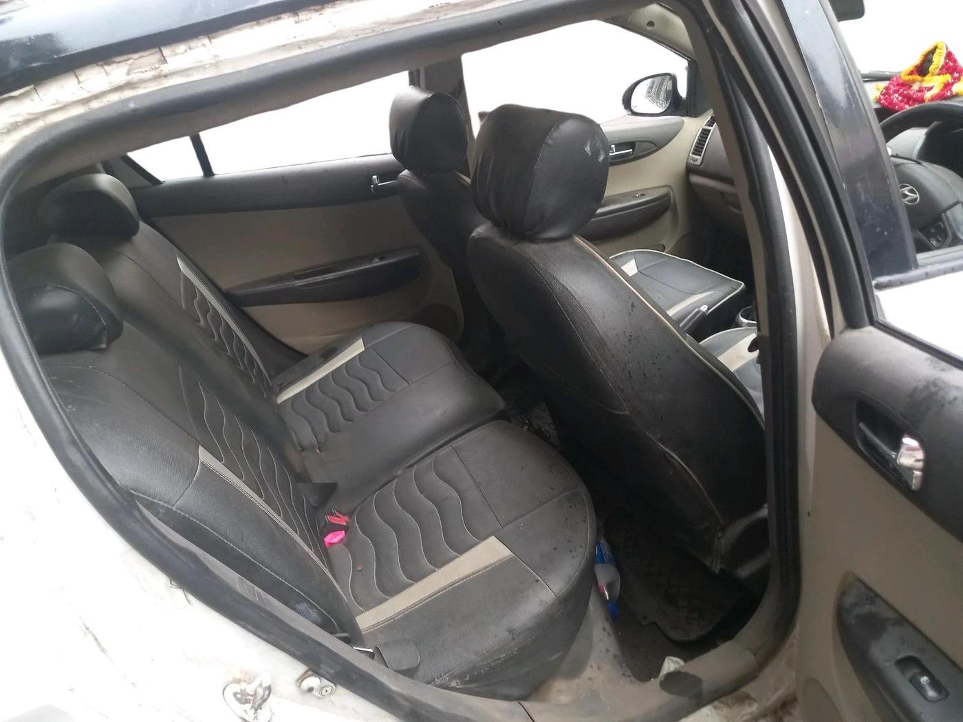 2011 Hyundai i20 SPORTZ 1.2, Petrol, Manual, 88,311 km, interior