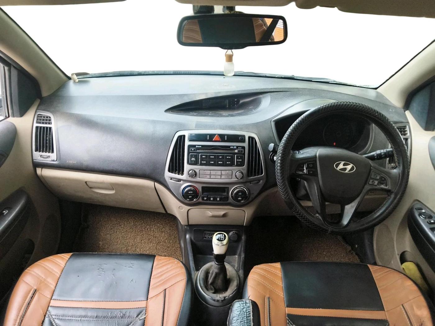 2013 Hyundai i20 ASTA 1.4 CRDI, Diesel, Manual, 1,17,517 km, interior