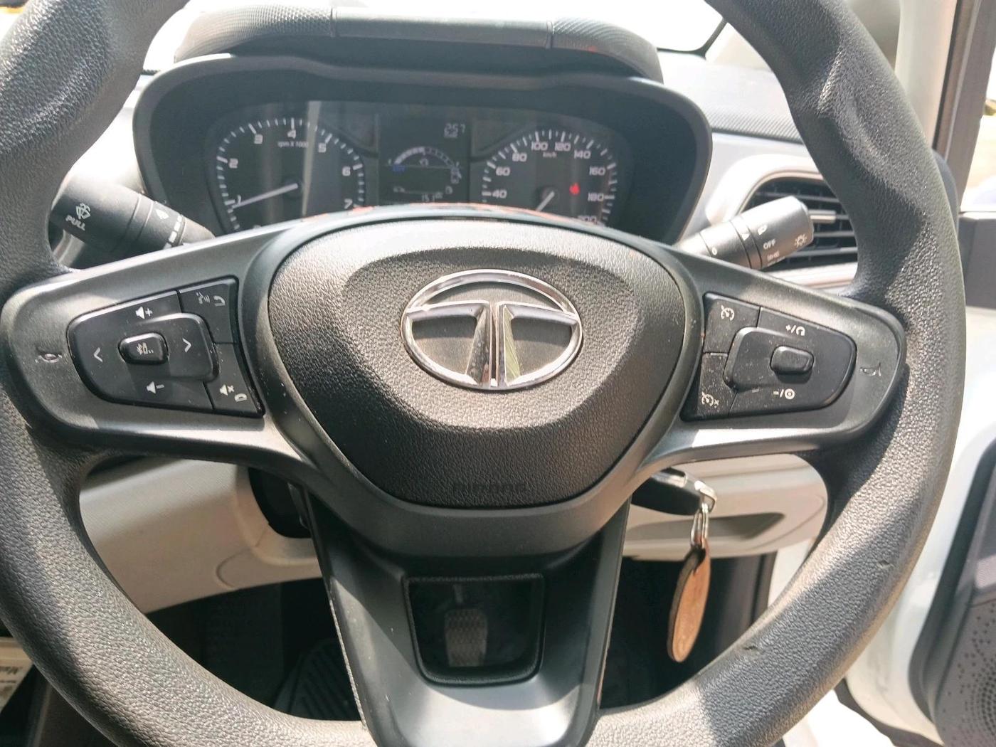 2023 Tata ALTROZ XM PLUS SUNROOF, Petrol, Manual, 7,700 km, interior