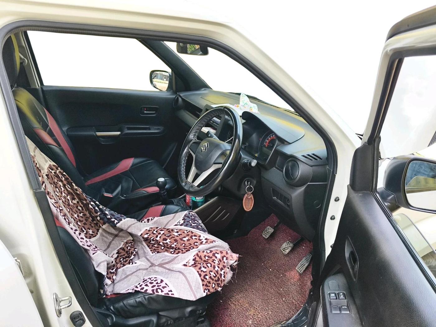 2017 Maruti IGNIS SIGMA 1.2, Petrol, Manual, 63,591 km, interior