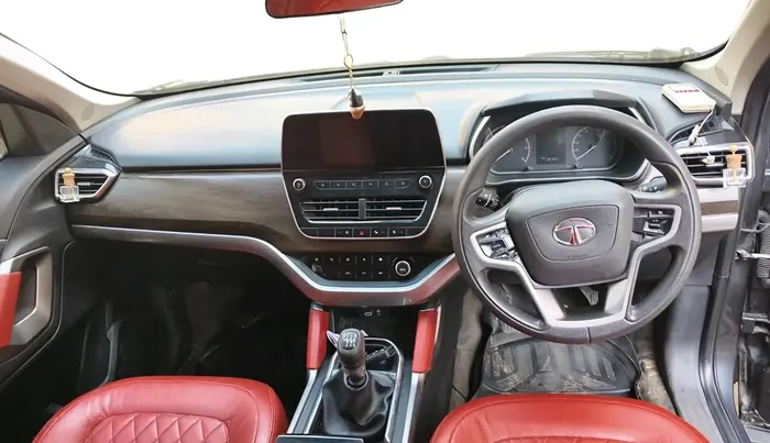 2020 Tata Harrier XT 2.0L KRYOTEC, Diesel, Manual, 1,05,000 km, interior