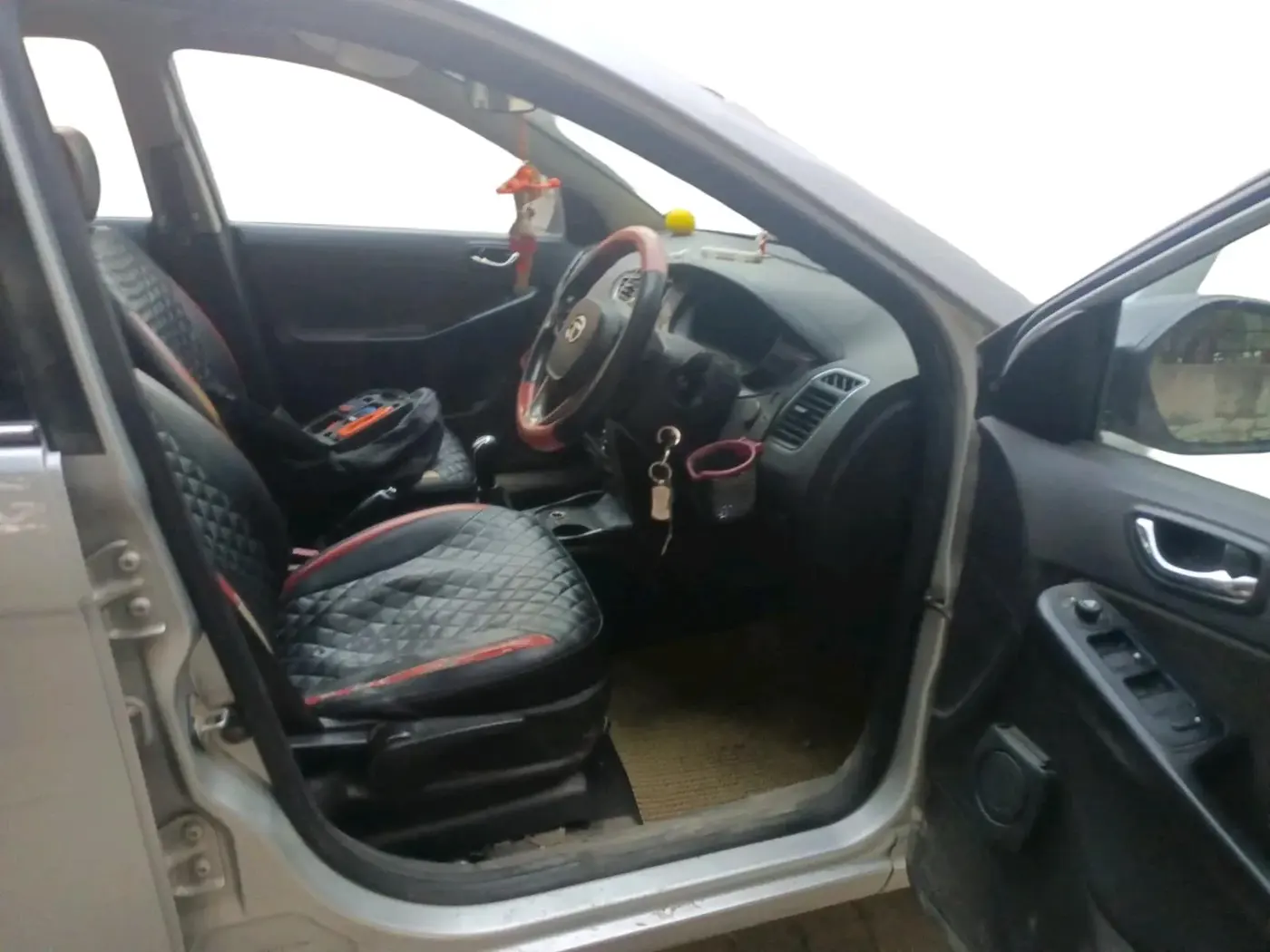 2014 Tata Bolt XT QUADRAJET, Diesel, Manual, 1,63,015 km, interior
