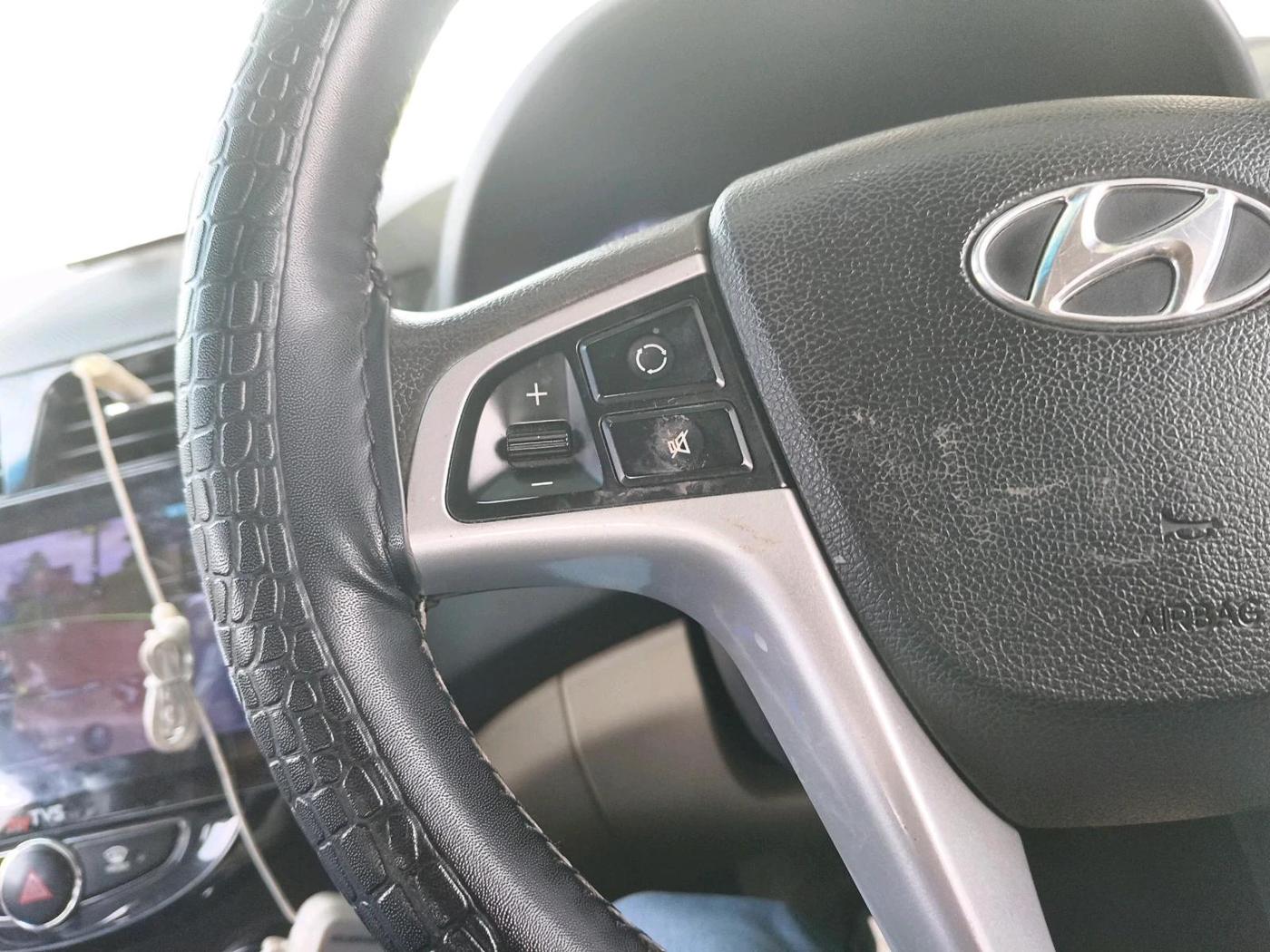 2012 Hyundai Verna FLUIDIC 1.6 VTVT SX, Petrol, Manual, 75,567 km, interior
