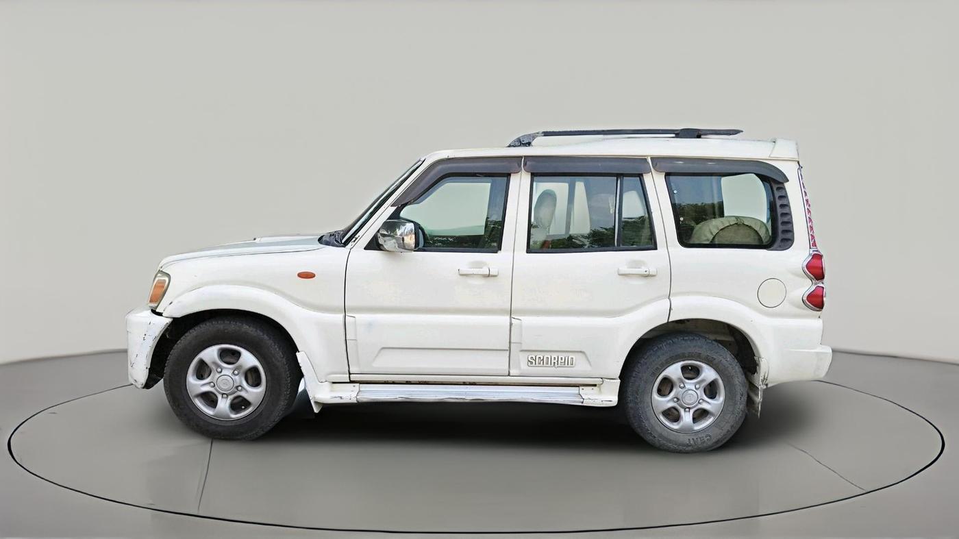 2013 Mahindra Scorpio SLE, Diesel, Manual, 1,83,451 km, exterior