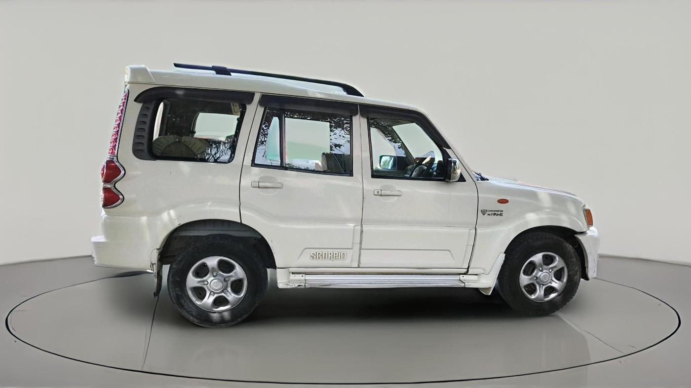 2013 Mahindra Scorpio SLE, Diesel, Manual, 1,83,451 km, exterior