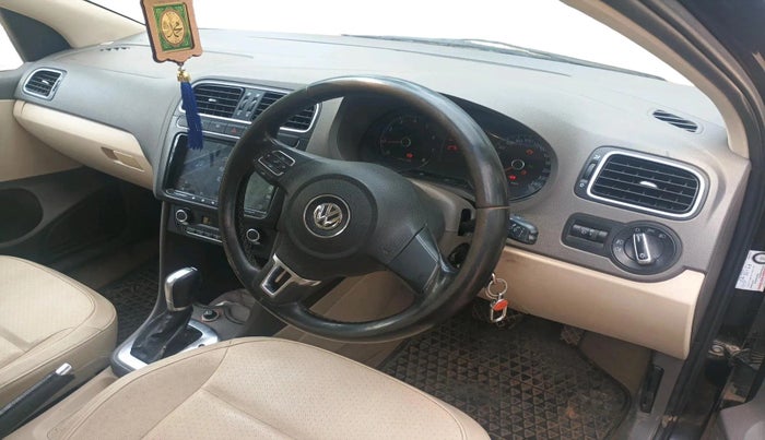 2014 Volkswagen Vento HIGHLINE PETROL AT, Petrol, Automatic, 91,798 km, interior