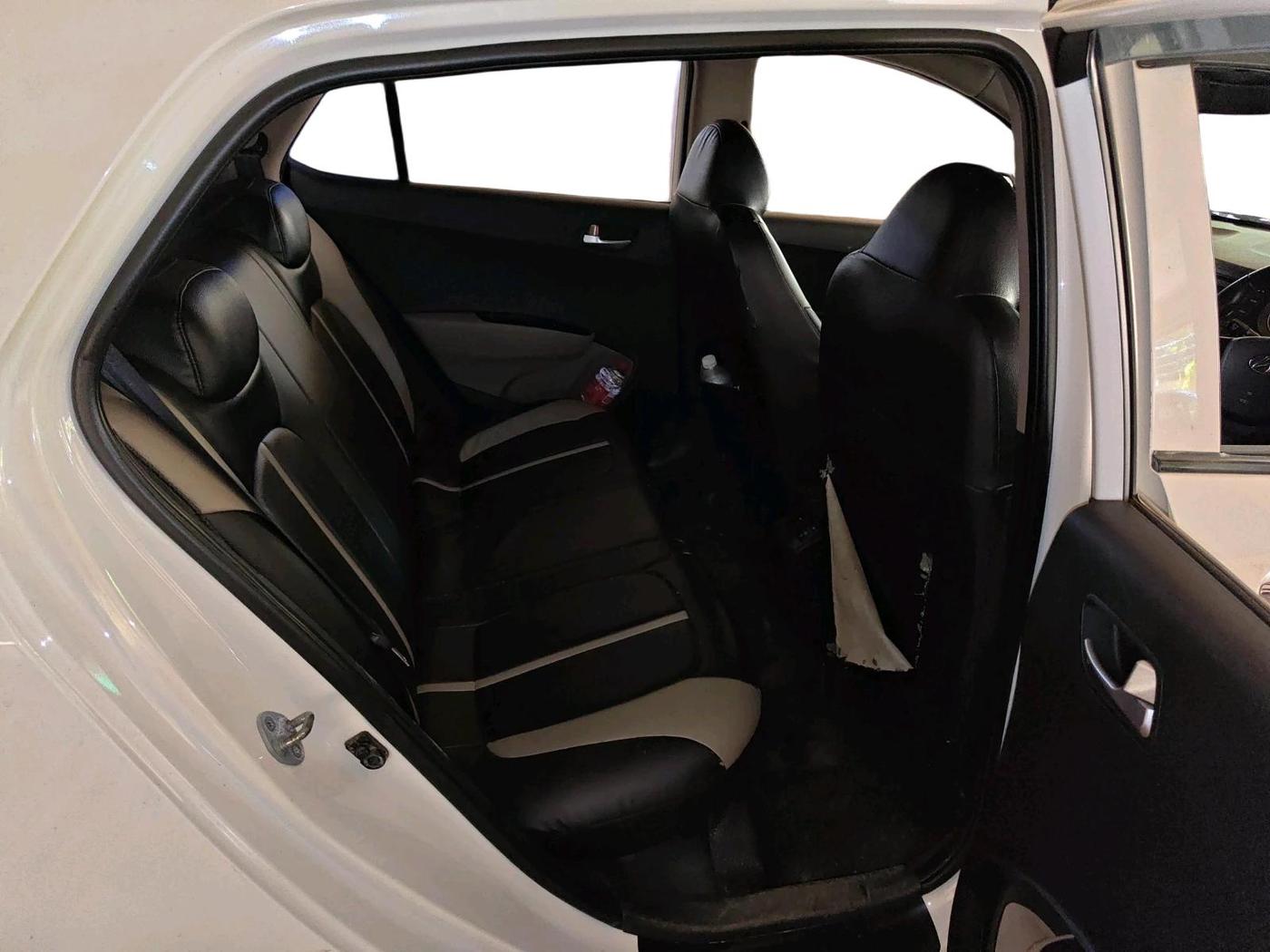 2015 Hyundai Grand i10 ASTA 1.1 CRDI, Diesel, Manual, 1,11,529 km, interior