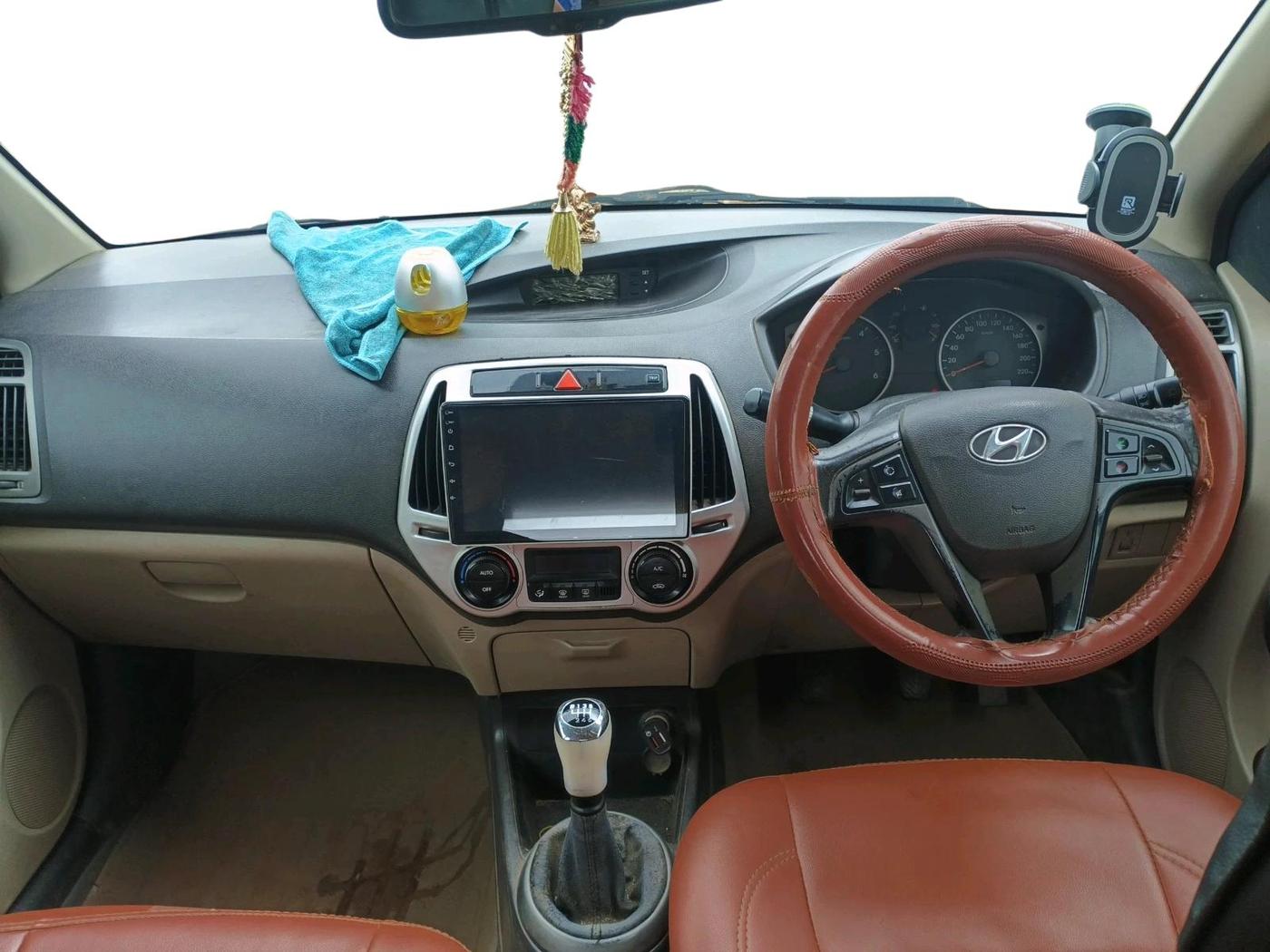 2014 Hyundai i20 SPORTZ 1.4 CRDI, Diesel, Manual, 1,85,860 km, interior