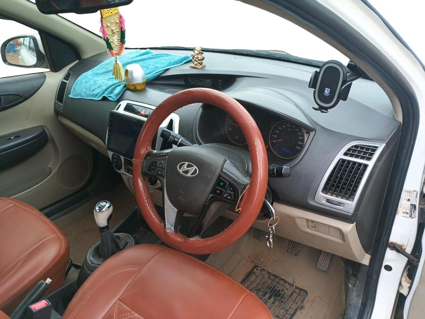 2014 Hyundai i20 SPORTZ 1.4 CRDI, Diesel, Manual, 1,85,860 km, interior