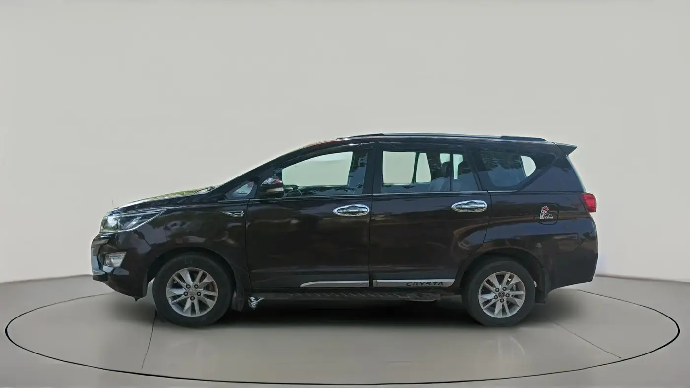 2017 Toyota Innova Crysta 2.4 VX 7 STR, Diesel, Manual, 1,58,199 km, exterior