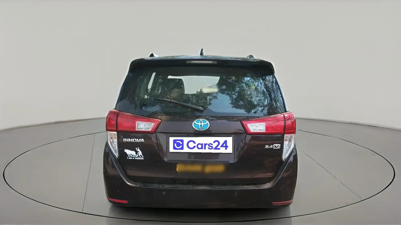 2017 Toyota Innova Crysta 2.4 VX 7 STR, Diesel, Manual, 1,58,199 km, exterior