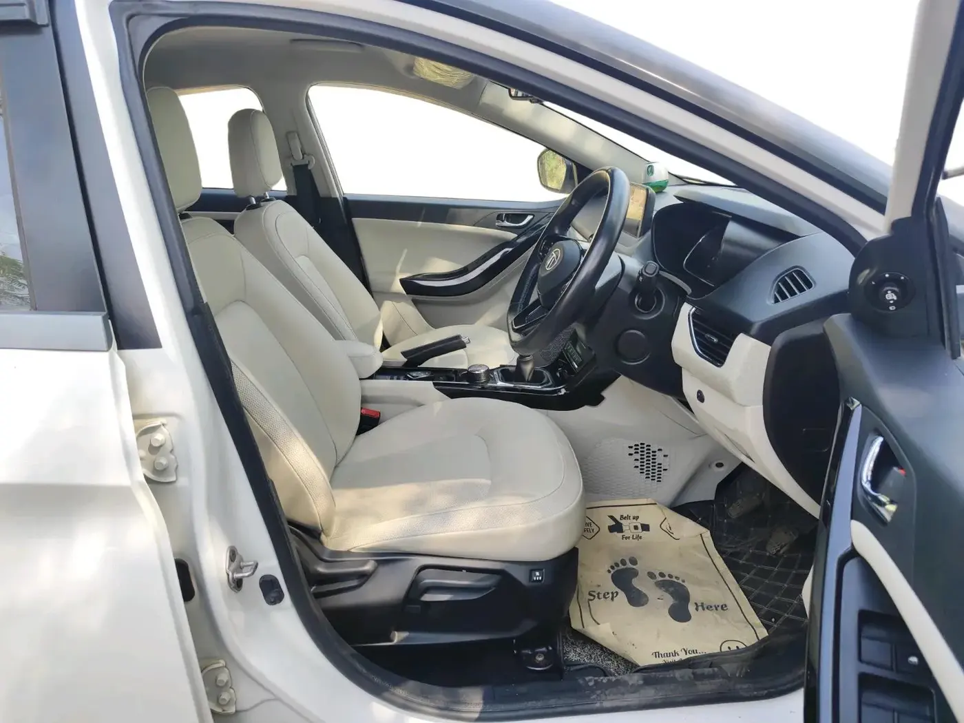 2023 Tata NEXON XZ Plus LUX, Petrol, Manual, 30,072 km, interior