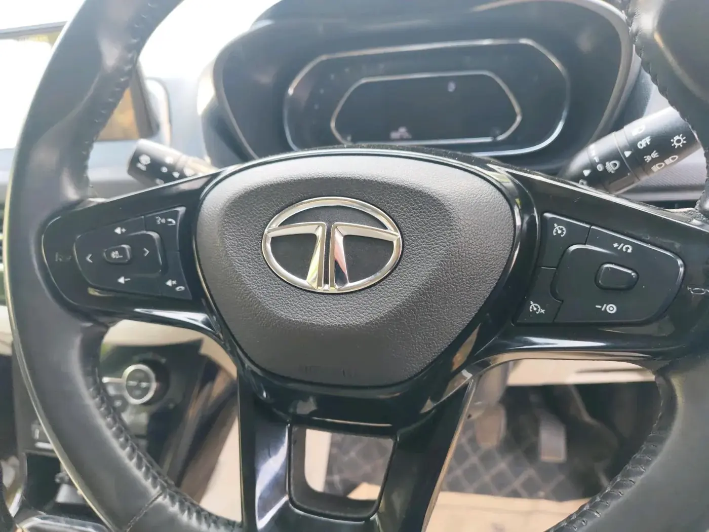 2023 Tata NEXON XZ Plus LUX, Petrol, Manual, 30,072 km, interior